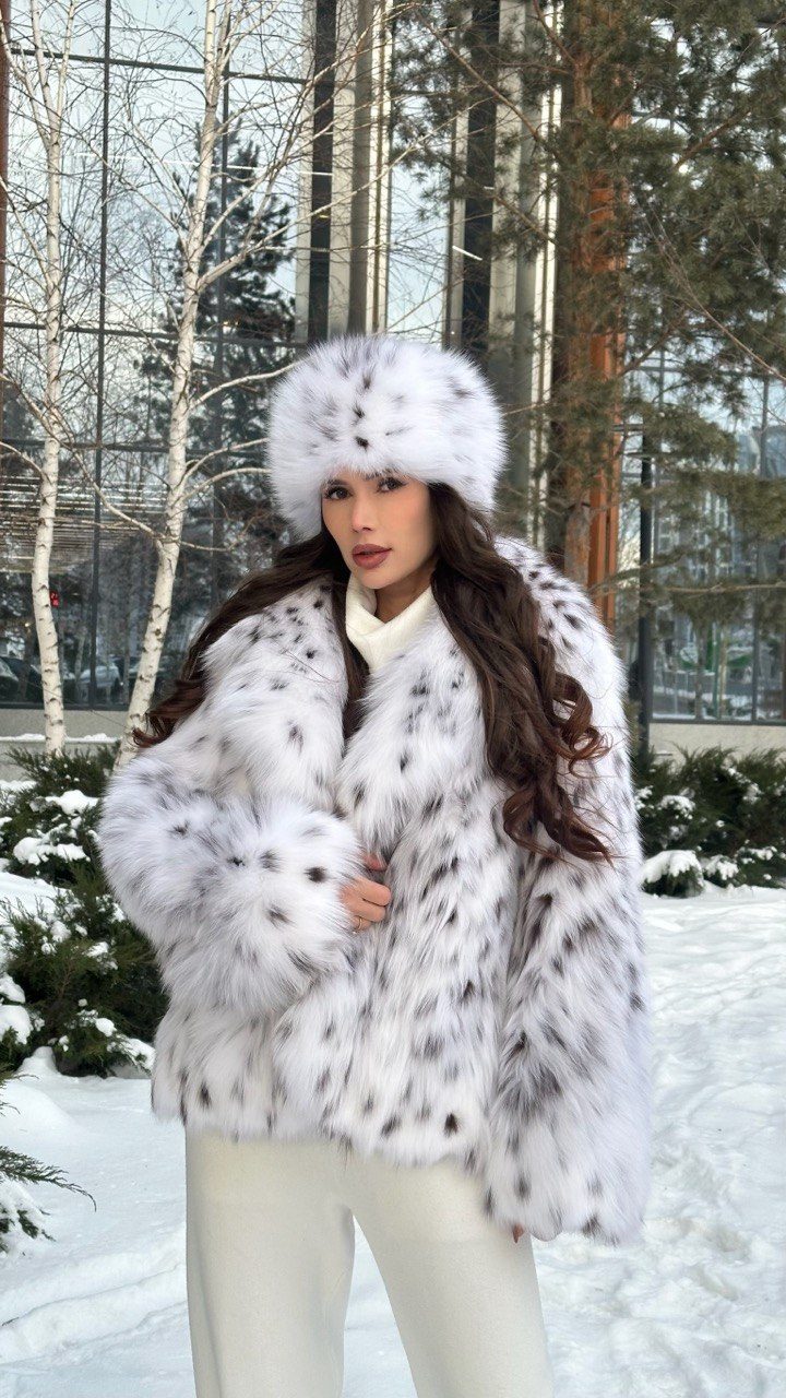 Angiolini — Шуба с принтом рыси и шапка